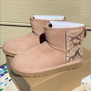 Classic mini deals metallic snake boot